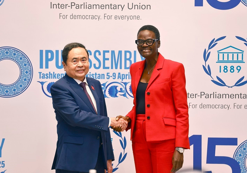 越南国会主席陈青敏分别会见了世界议会联盟主席图莉娅·阿克松。图自越通社