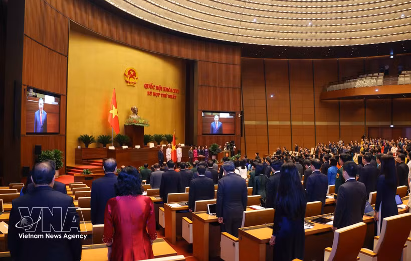 越南第十六届国会第一次会议选举产生新一届领导班子。图自越通社