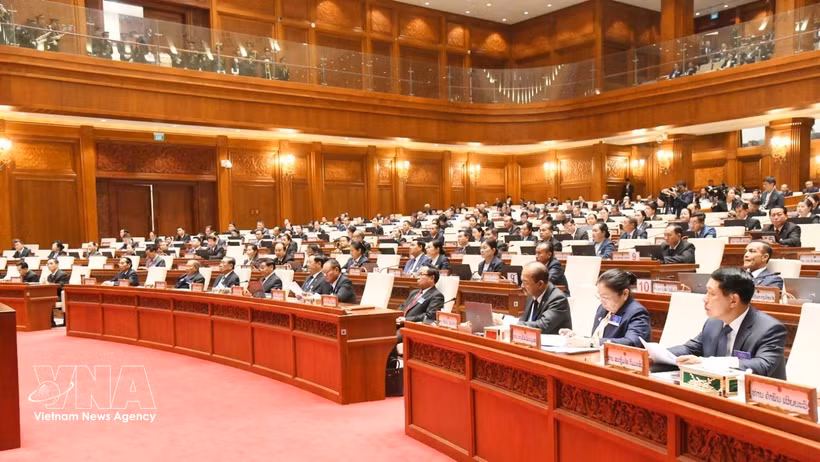 老挝第十届国会第一次会议现场。图自越通社