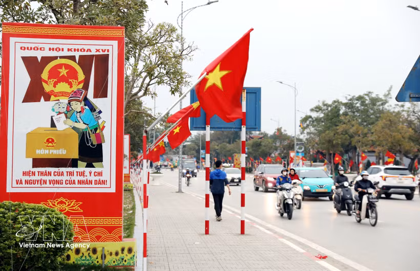 全国各地张灯结彩，喜迎国会和人民议会换届选举日的到来。图自越通社