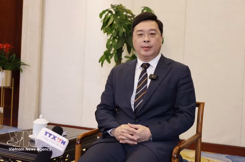 中共第二十届中央委员、广西壮族自治区党委副书记、自治区人民政府主席、党组书记韦韬。图自越通社