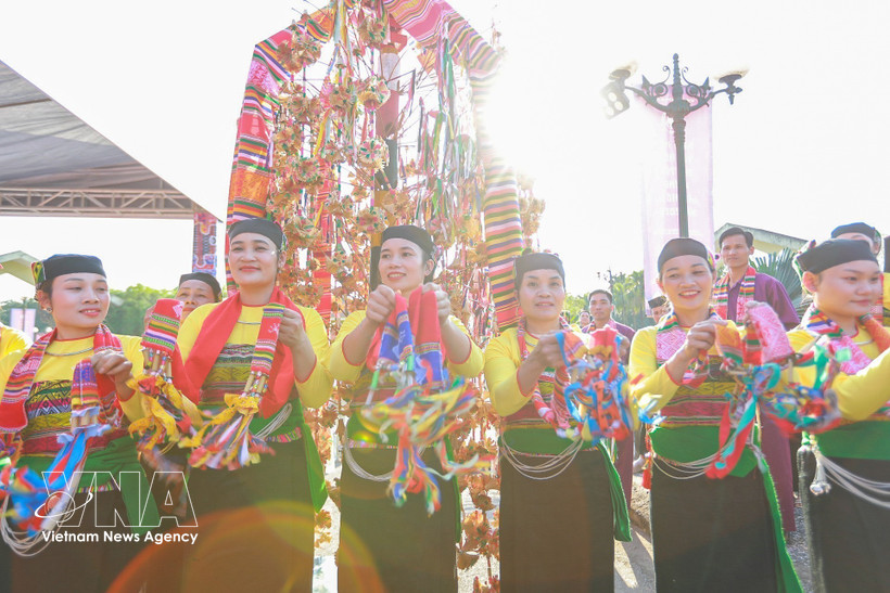 越南芒族妇女。图自越通社