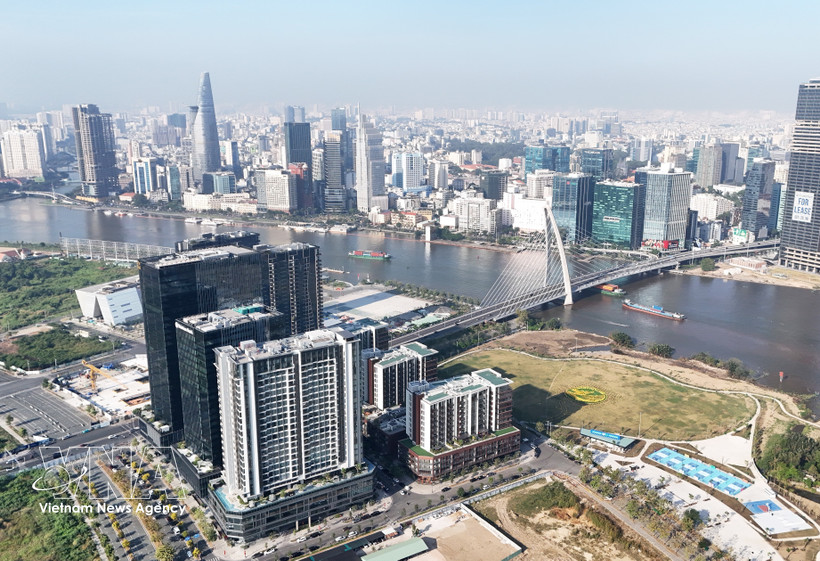 位于守添半岛的越南国际金融中心核心区。图自越通社