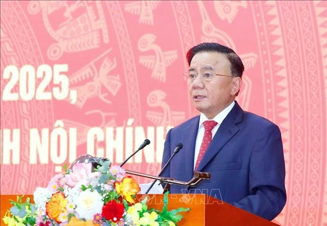 越共中央书记处常务书记陈锦秀发表讲话。图自越通社