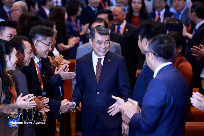 越南政府总理黎明兴出席主题为“突破思维·果断行动·务实见效——外交服务国家发展新阶段”的全体会议。图自越通社