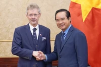 胡志明市人民委员会主席阮文得会见了捷克参议院议长米洛什·维斯特奇尔。图自越通社
