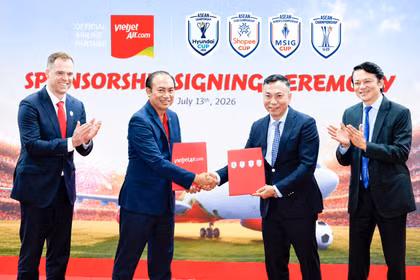 越捷航空与数字银行Vikki成为ASEAN United FC合作伙伴。越捷航空供图