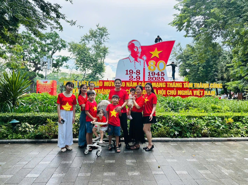 2025年前8月河内接待游客约2158万人次。图自hanoimoi.vn