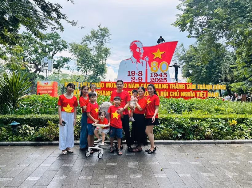 2025年前8月河内接待游客约2158万人次。图自hanoimoi.vn
