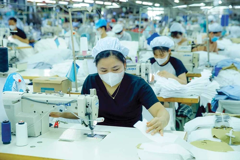 纺织服装业迅速适应市场波动。图自《投资报》