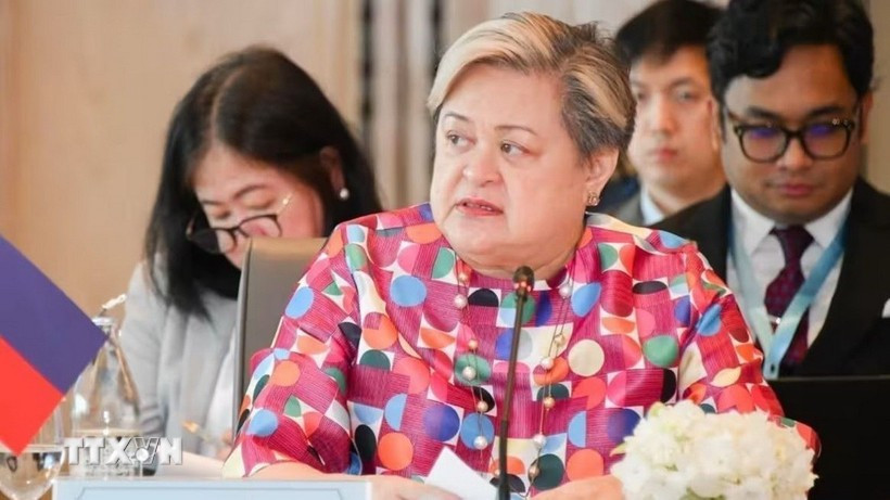 菲律宾外交部长特蕾莎·P·拉扎罗。图自越通社