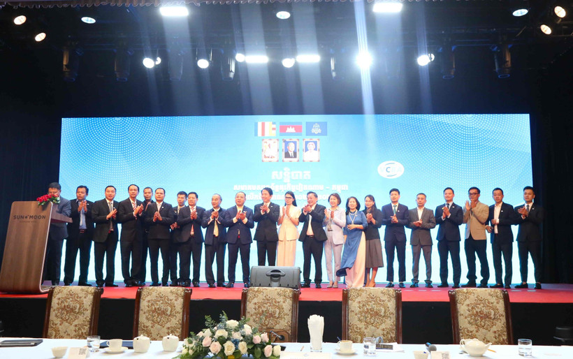 越柬企业协会2025-2029年任期委员会。图自越通社
