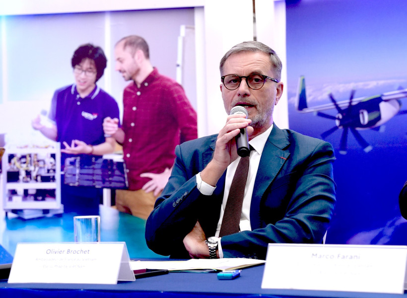 法国驻越大使奥利维耶·布罗谢发表讲话。图自越通社