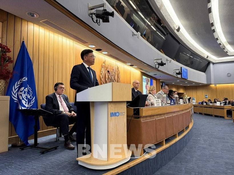 建设部副部长阮春创在会上发表讲话。图自越通社