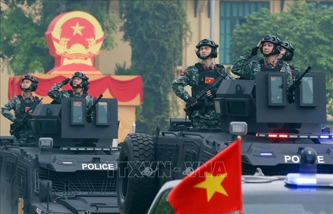 出征仪式上的公安力量特种车辆。图自越通社