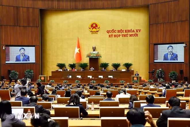 财政部部长阮文胜在会上发表讲话。图自越通社