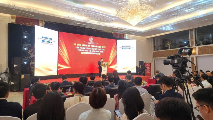 2025年河内市35个主力工业产品称号授予仪式。图自vneconomy.vn