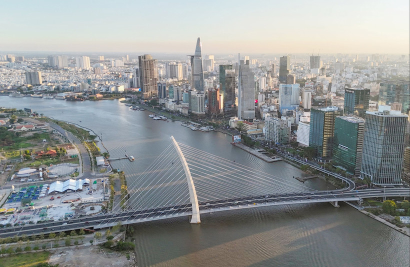 2025年胡志明市经济增长率预计达8.03%。图自《人民代表报》