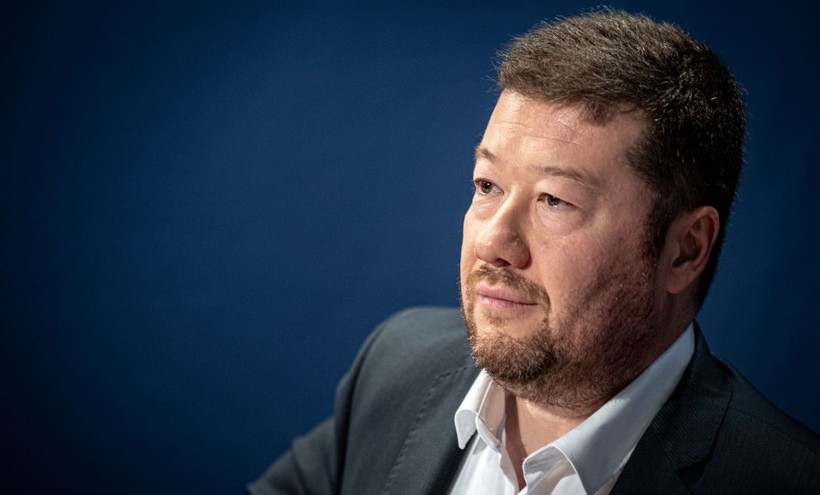 冈村富夫当选众议院主席。图自GettyImages