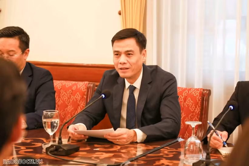 越南外交部副部长邓黄江。图自《国际报》
