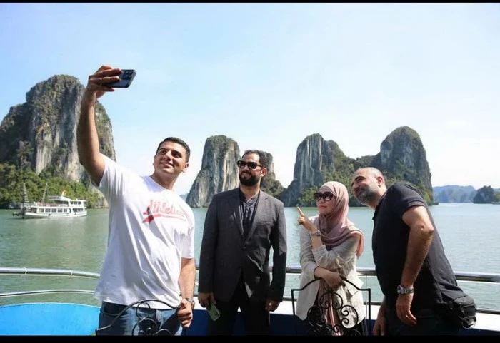 穆斯林游客喜欢参观下龙湾喜欢参观下龙湾。图自互联网