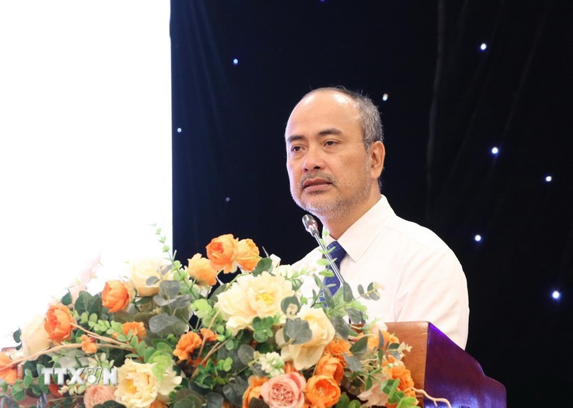 海外越南人国家委员会主任阮忠坚主持活动。图自越通社