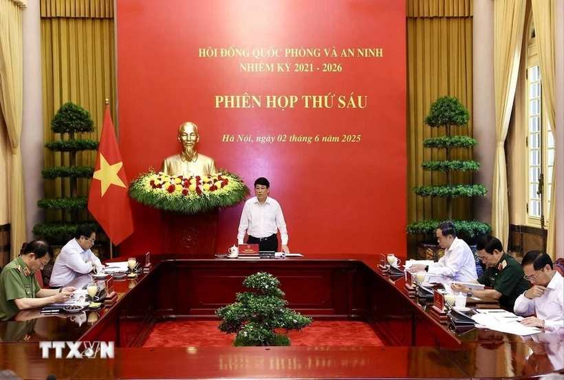 越南国家主席、国防与安全委员会主席梁强在会上发表讲话。图自越通社