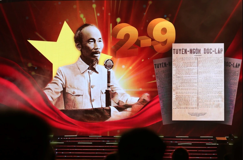 胡志明国家政治学院的脉光胜教授说:“与不朽的独立宣言一样,金星红旗也见证了祖国的神圣时刻:一个新的越南国家。图自《越南之声》