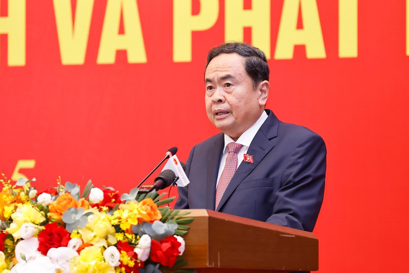国会主席陈青敏致开幕词。图自越通社