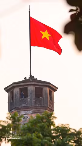 越南已从一个贫穷、落后的国家发展成为一个经济规模较大的国家、高度开放的经济体以及国际社会积极且负责任的一员。图自越通社