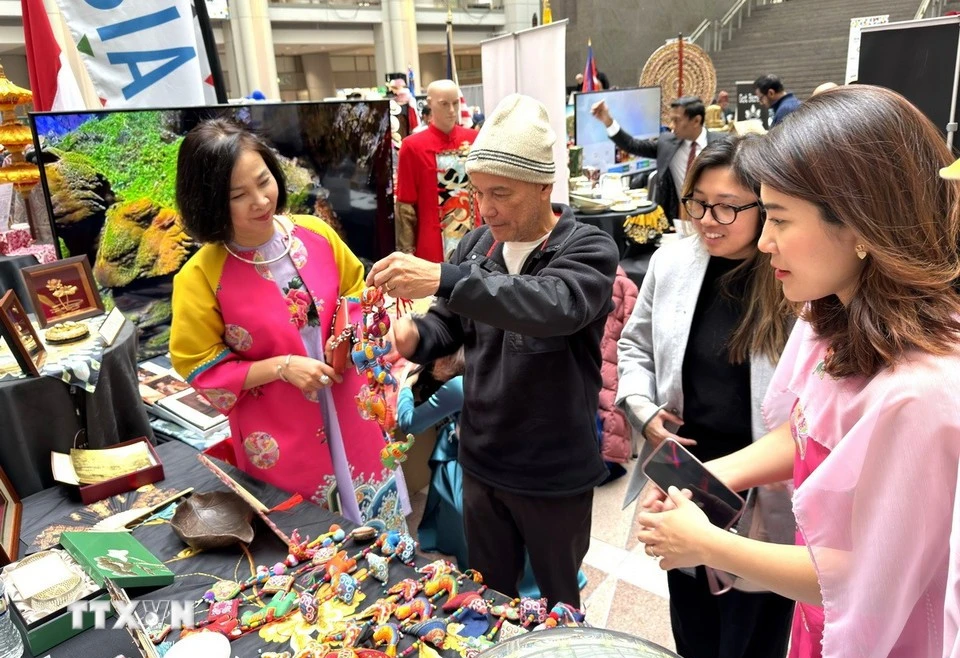 越南文化风采亮相华盛顿国际文化—美食外交节