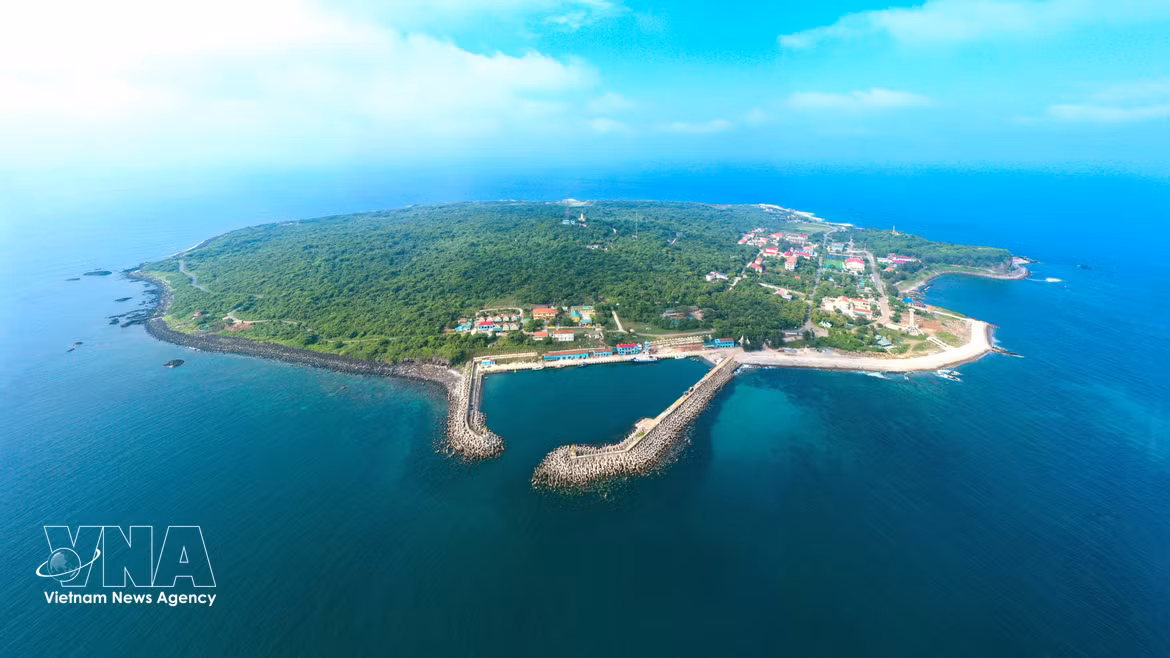 草洲岛——在浩瀚海域中苏醒的“绿色明珠”