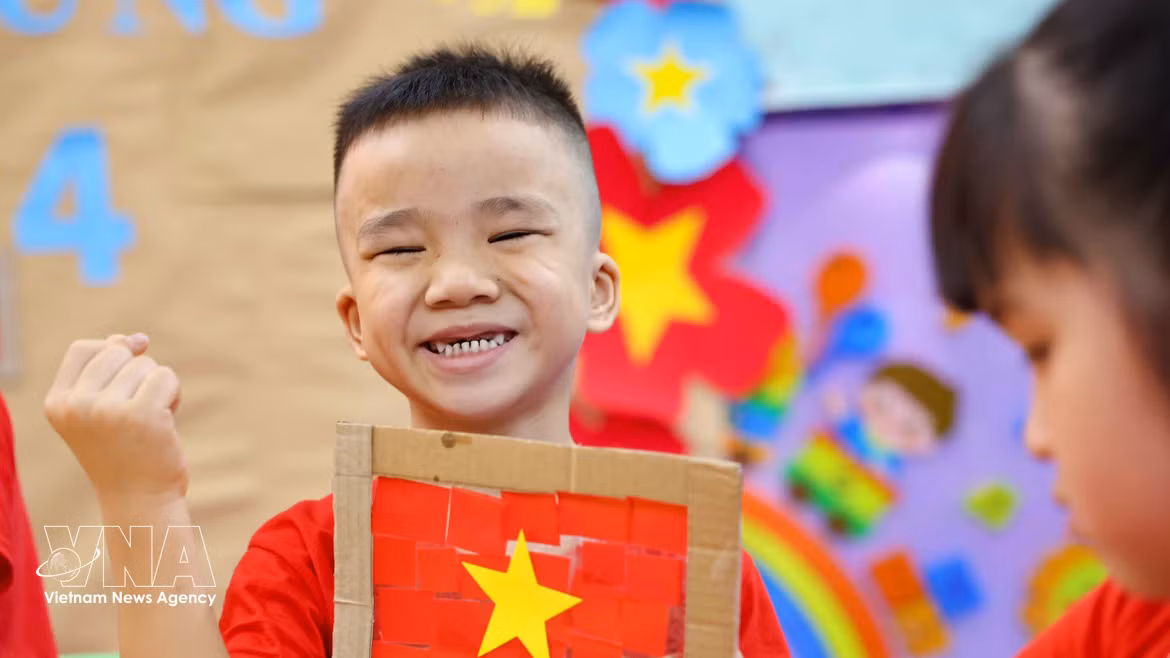 播撒爱国种子 培育祖国未来新苗