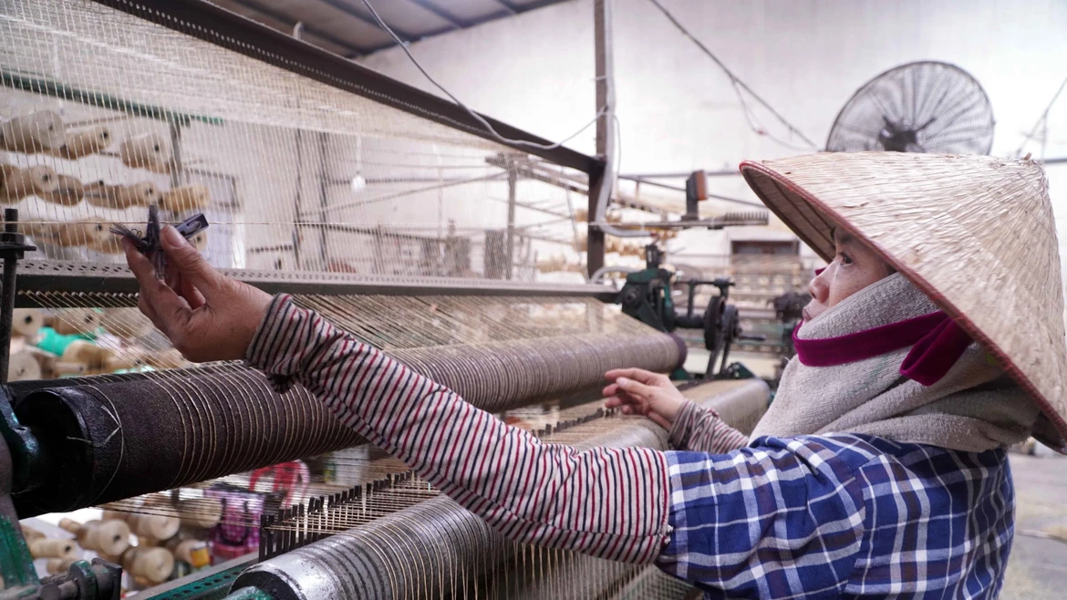 兴安省坚持守护草席编织传统技艺