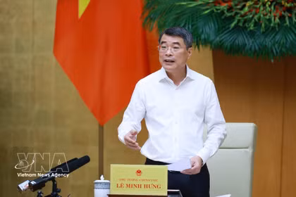 越南政府总理黎明兴主持召开2026年7月份政府例行会议。图自越通社