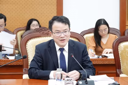 财政部副部长陈国方在会议上发表讲话。图自MOF