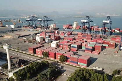 航运业正积极开发途经中东的替代航线。图自互联网