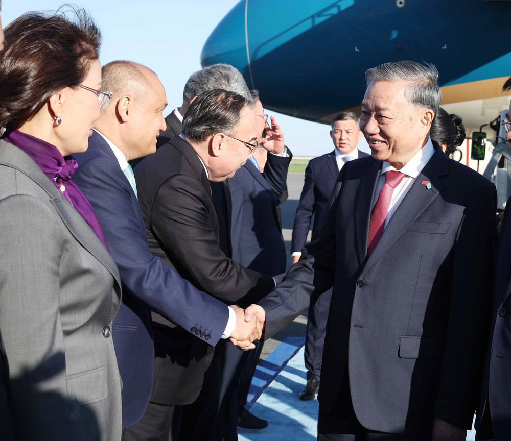 越共中央总书记苏林抵达阿斯塔纳开始对哈萨克斯坦进行国事访问| Vietnam+ (VietnamPlus)