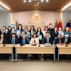 与会者合影。图自越通社