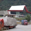 通关能力满足谅山口岸的货物进出口需求。图自越通社