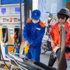 越南国内柴油价格自今日15时起大幅下调。图自越通社