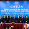 越南谅山省委副书记、省人民委员会主席阮景全与中国广西壮族自治区党委副书记、自治区人民政府主席韦韬会谈。图自越通社