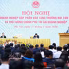 越南政府总理范明政主持关于实现经济两位数增长会议。图自越通社