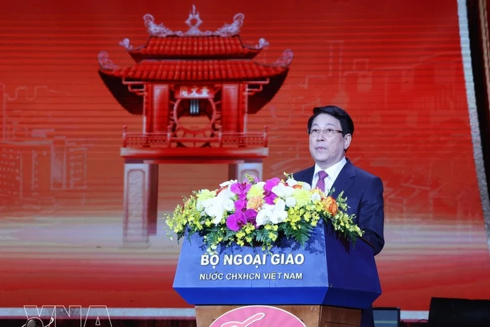 国家主席梁强出席 2026 年“家乡之春”特别文艺晚会并致辞。图片来源：越通社