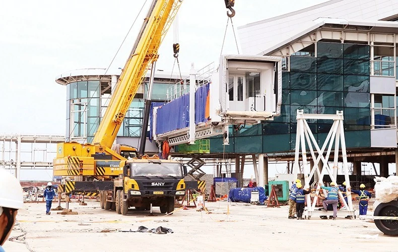 隆城机场全力冲刺竣工目标。图自越通社