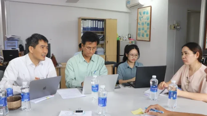 检查胡志明市打击 IUU 捕捞工作。图自sggp.org.vn