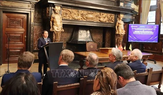 海防市委书记黎进珠发表讲话。图自越通社