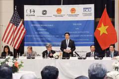 国家主席梁强在座谈会上发表讲话。图自越通社