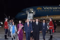 越共中央总书记苏林和夫人抵达索菲亚 开始对保加利亚进行正式访问。图自越通社