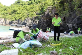 越南青年投身应对气候变化 力争打造绿色未来